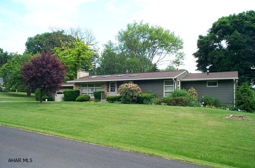 Sprawling Rancher on 125 x 125 corner level lot. Three bedrooms, two full baths. Coffered skylights in Living Room. Newer roof, furnace and A/C. Rear patio. Two car garage.