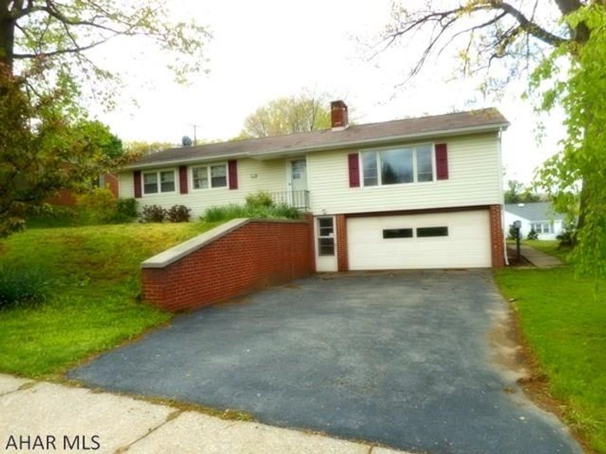 Highland Park beauty. 3 bedroom, 2 baths, family room, fireplace. 2 car garage. Hardwood floors, ceramic tile. GHW/CA. Large lot, deck. Baker School area.