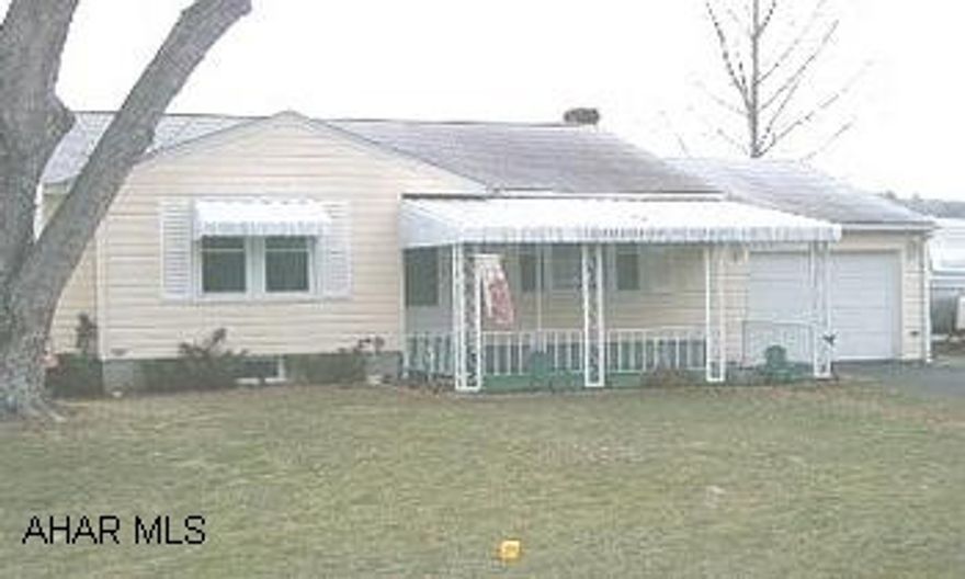 BEAUTIFUL 1 STORY HOME, VINYL EXTERIOR, THERMOPANE WINDOWS-INCREDIBLE VIEW FROM REAR PORCH. REMODELED KITCHEN W/ BATH, HARDWOOD FLOORS, CENTRAL AIR, 200 AMP SERVICE, FINISHED BASEMENT, COVERED PORCH W/ MILLION DOLLAR VIEW.