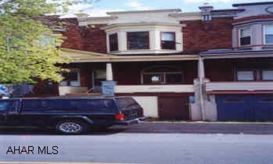 Three bedroom townhouse with carpeting, first floor laundry and seperate dining room.