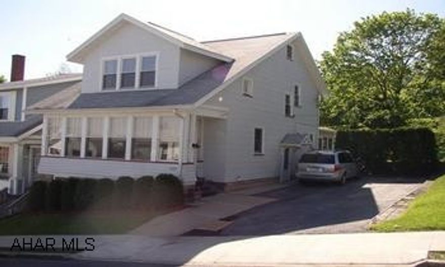 ALTOONA/FAIRVIEW-WELL MAINTAINED 3 BR AND 2 BATH W/ LARGE FENCED REAR YARD. SUNROOM ADDITION W/ LAUNDRY AREA AND 3/4 BATH. SALE INCLUDES HOM WARRANTY. ALL YOU NEED IS FURNITURE! ALTOONA/FAIRVIEW-WELL MAINTAINED 3 BR AND 2 BATH W/ LARGE FENCED REAR YARD. SUNROOM ADDITION W/ LAUNDRY AREA AND 3/4 BATH. SALE INCLUDES HOM WARRANTY. ALL YOU NEED IS FURNITURE!