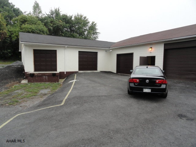 Juniata - Commercial Sale