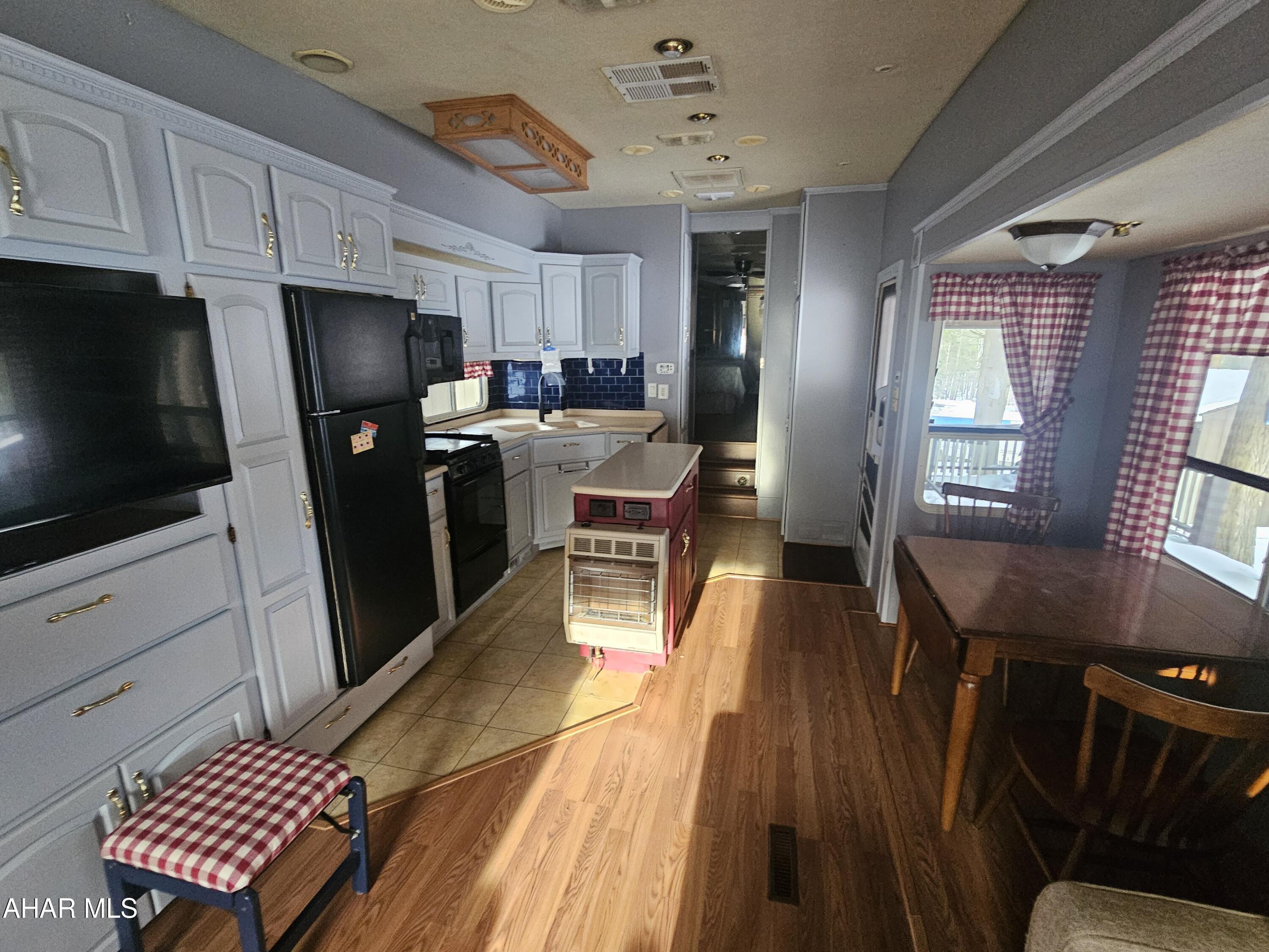 Glendale Yearound - Residential