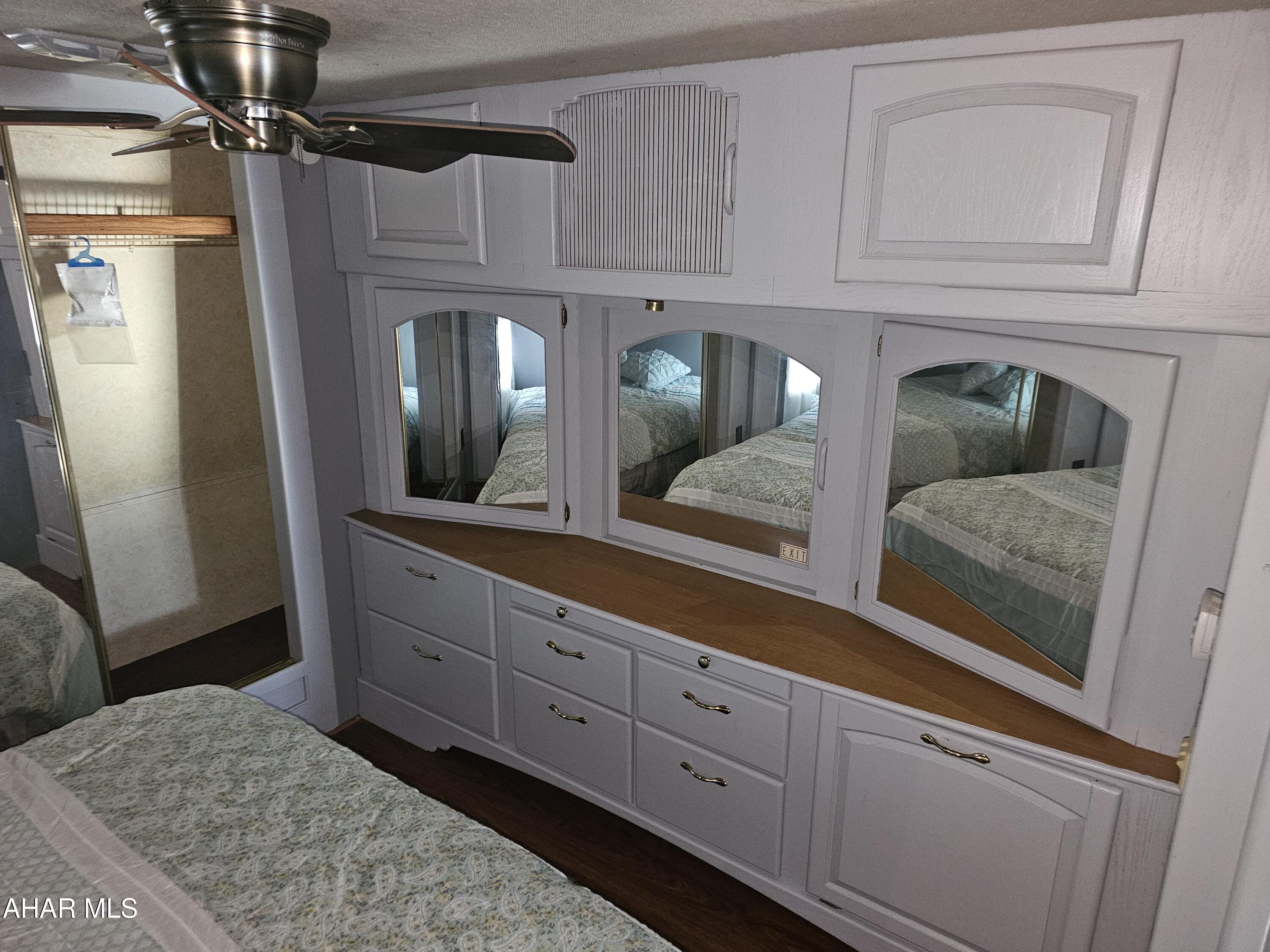 Glendale Yearound - Residential