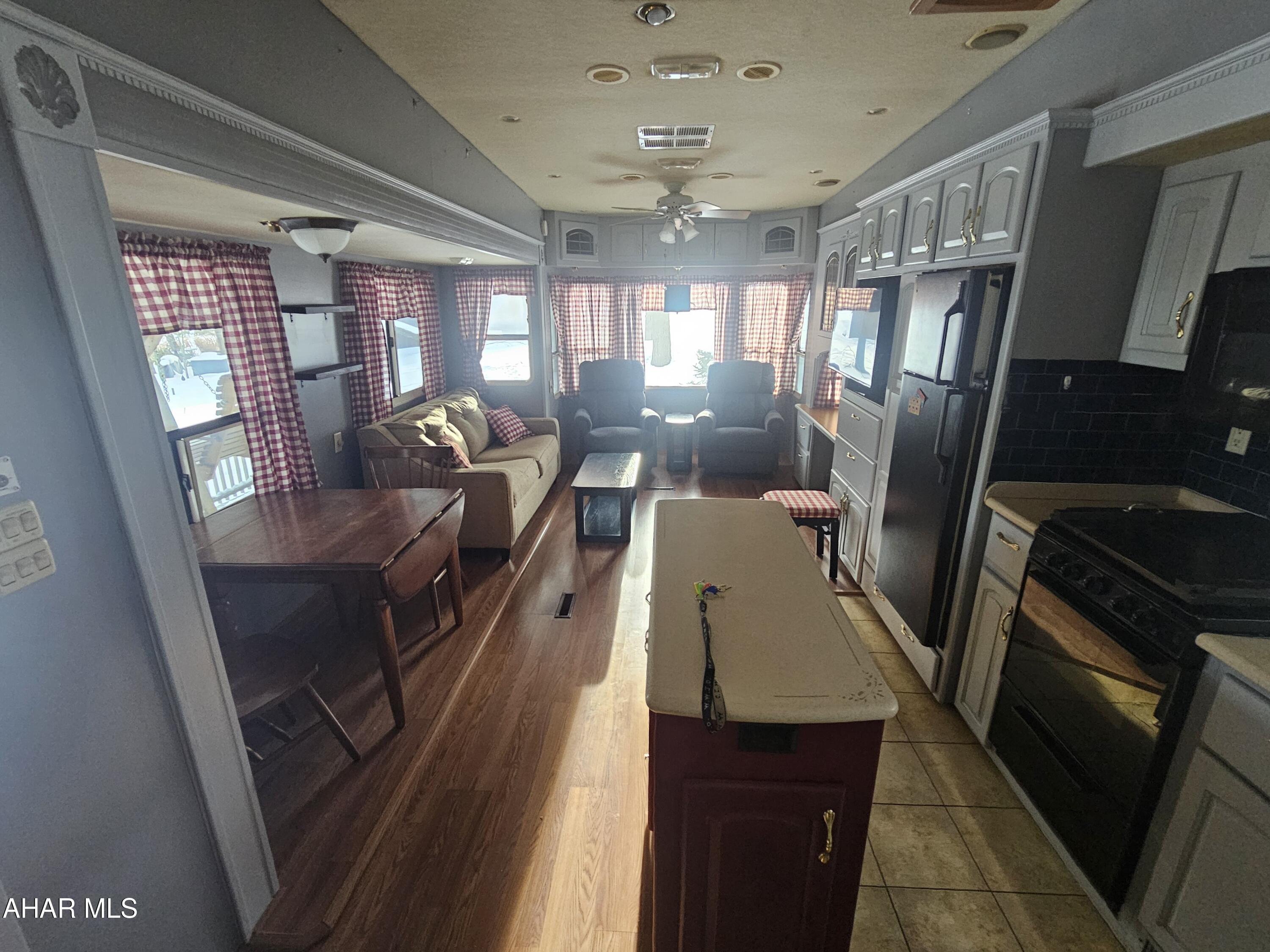 Glendale Yearound - Residential