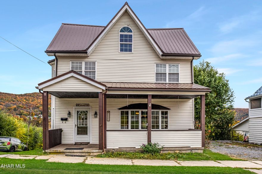 Large renovated 3 bedroom, 2.5 bath home on a 0.28 acre corner lot in Tyrone Borough. Just some of the features include all new stainless steel appliances, hardwood floors and a formal dining room with French doors leading out to a deck with beautiful mountain views. Check out our 3D virtual tour and schedule a showing today.