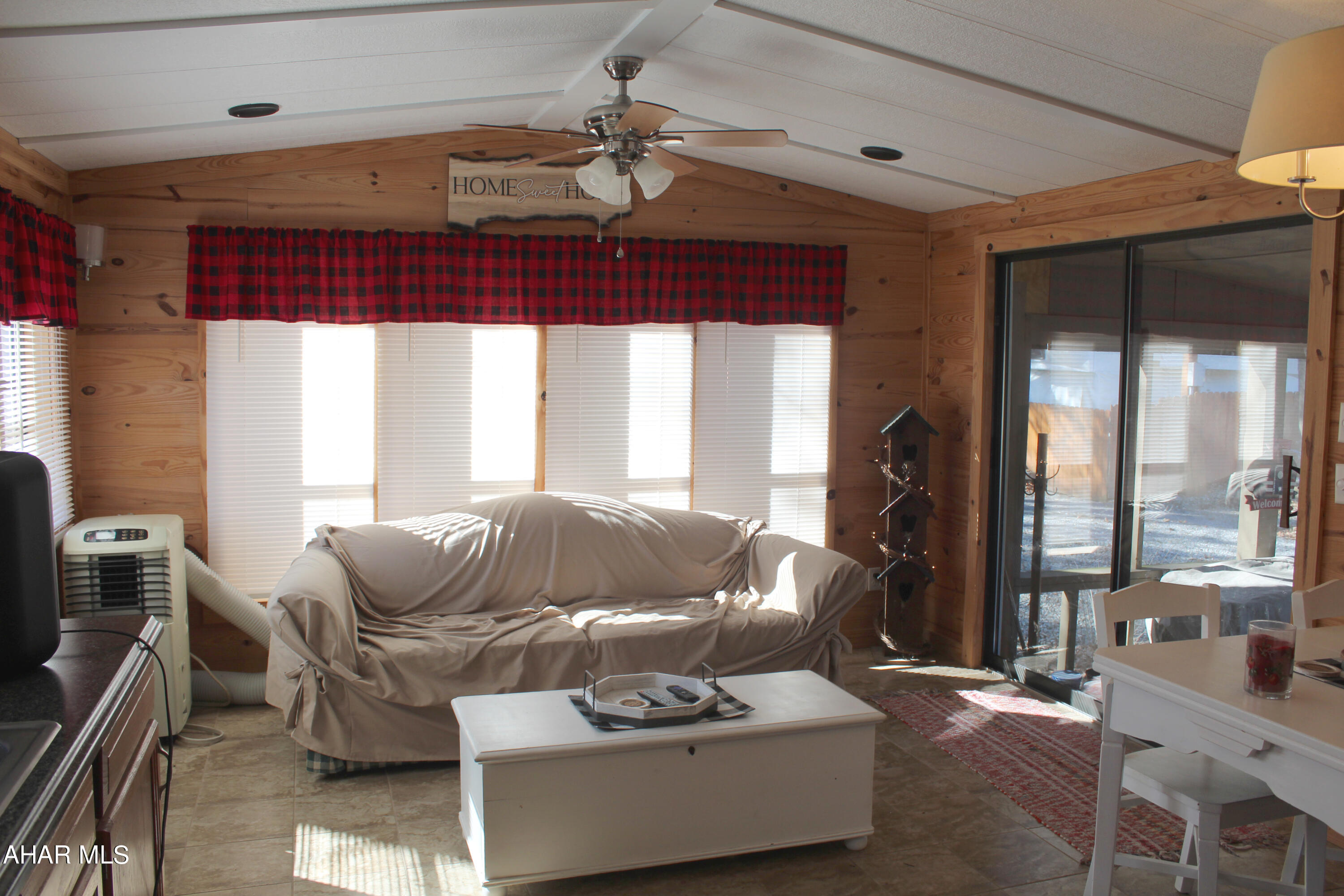 Glendale Yearound - Residential