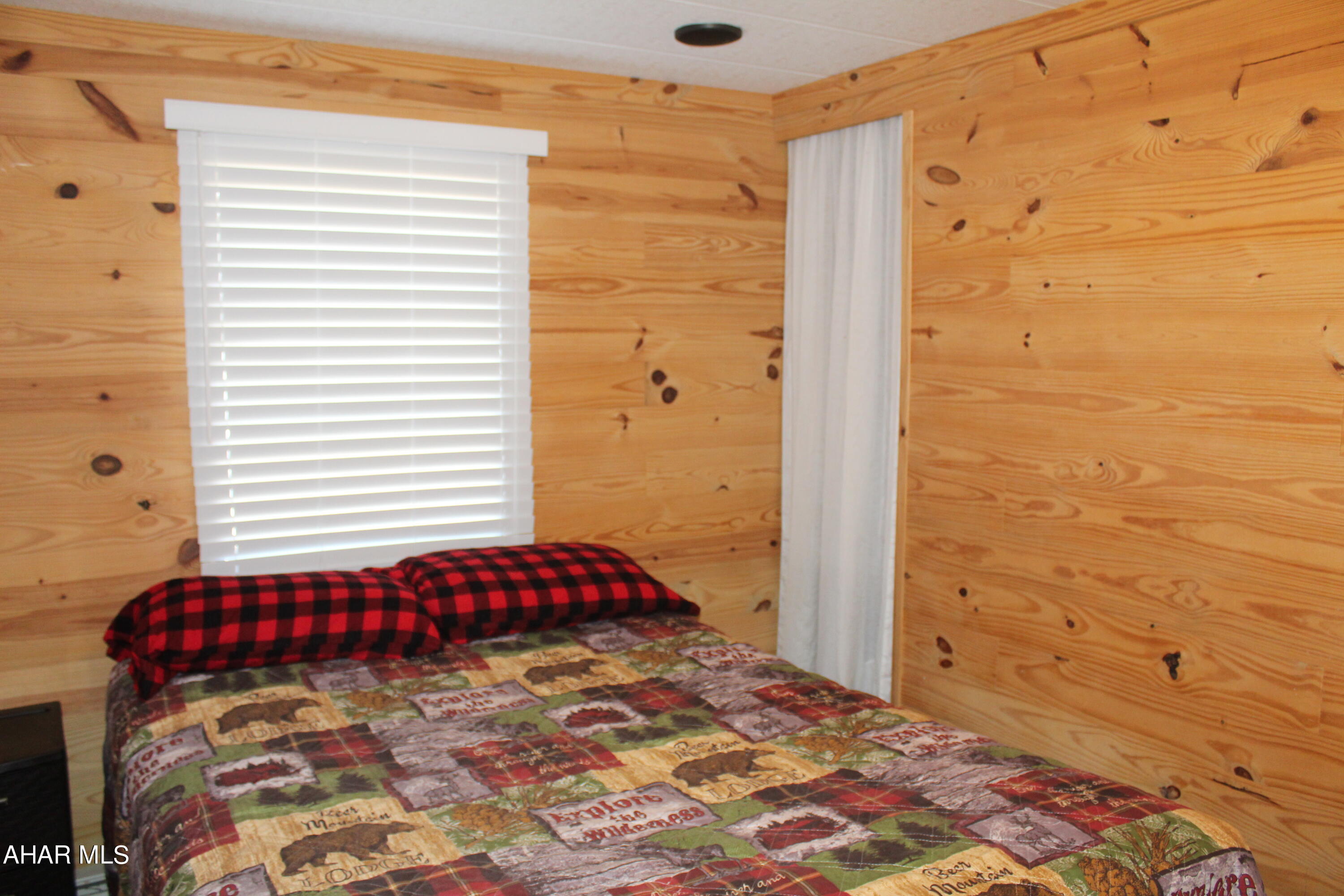 Glendale Yearound - Residential