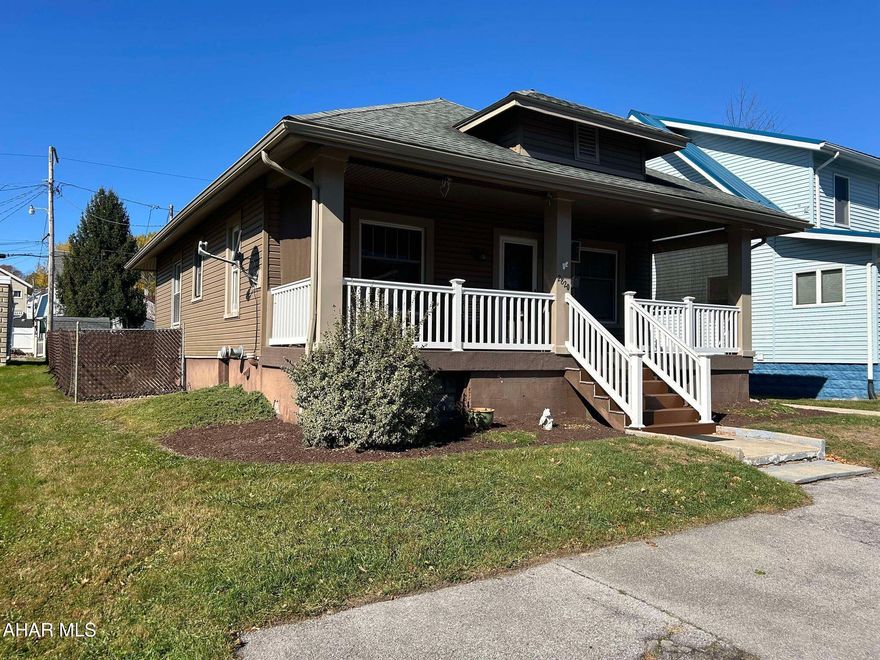 Move in ready.  One story living close to shopping & bus routes.  Cute breakfast nook in kitchen plus separate dining room.  Large storage area inside the back door.  Two car garage with carport for off street parking.  Easy to show!