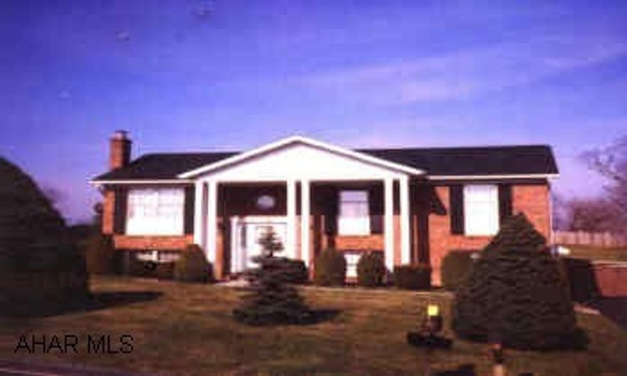 IMMACULATE RANCHER IN PENN FARMS, 3 BEDROOMS, 2 BATHS, SUNROOM, FAMILY ROOM, CENTRAL AIR, AND MORE. IMMACULATE RANCHER IN PENN FARMS, 3 BEDROOMS, 2 BATHS, SUNROOM, FAMILY ROOM, CENTRAL AIR, AND MORE.