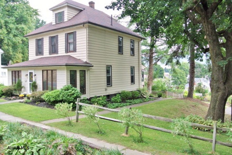 A beautiful 3 bedroom/2 bathroom gem located on highly desired Ruskin Drive!  This home is bright and airy, and at the same time feels comfy and cozy.  The main floor offers a wonderful flow of space, with beautiful hardwood floors throughout.  Two sunrooms - one in the front, one in the back - provide great space to enjoy your morning coffee or unwind at the end of the day and enjoy the lovely view.  Not to mention the master retreat with a gorgeous en-suite bathroom, complete with double sinks and custom ceramic tile...you'll think you're in a 5-star hotel!  The attic is completely finished and heated, and offers endless possibilities.  This home gracefully combines modern touches with classic elegance - it's not to be missed!  Plus it's located in Baker School District!!