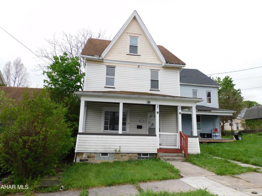Large 4 bedroom & 2 bath home in Altoona! Property has tons of potential just needs some TLC. Vinyl siding and  2 car garage. Would make a good project for an investor. All utilities are off. Seller will make no repairs.
