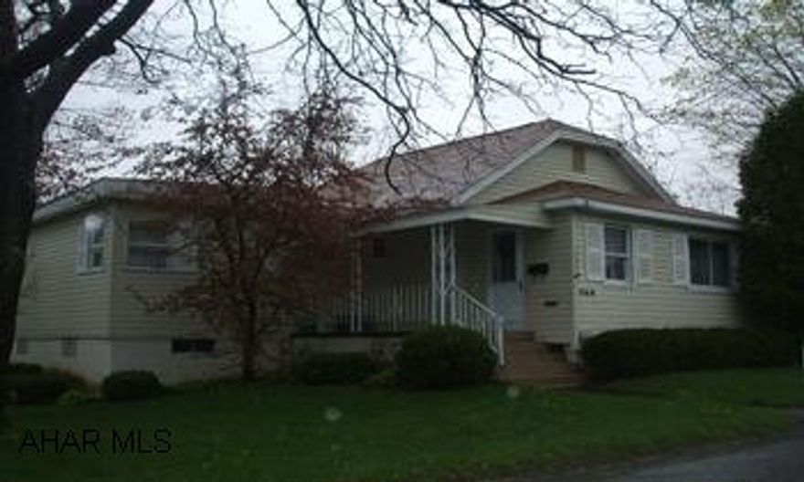 Cozy 2 bedroom home on large lot.  Great starter or retirement home.