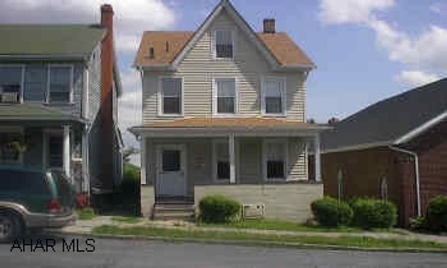 Ready to move in. Newer Roof, Windows, Siding.  First Floor Laundry. Take Key and Go!! Ready to move in. Newer Roof, Windows, Siding.  First Floor Laundry. Take Key and Go!!