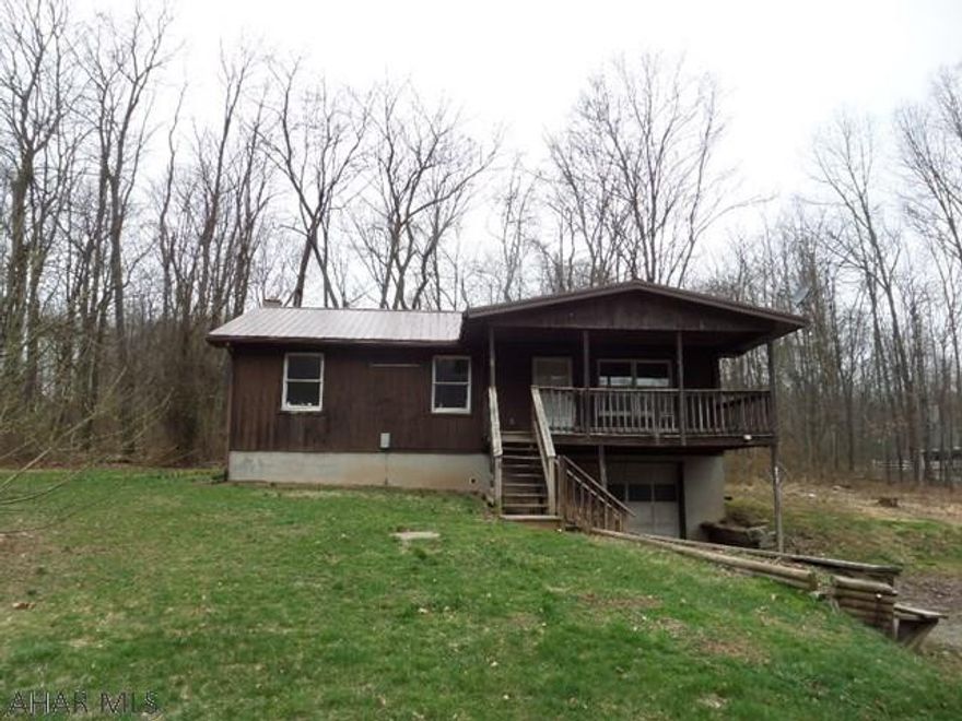 New carpet, freshly painted, Buyer must pay 2% transfer tax. This property eligible under Freddie Mac First Look Initiative through 4/24/17. Call agent for details