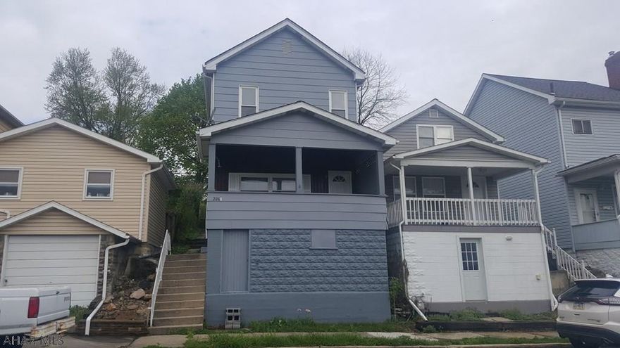 This great home is ready to move right in. The seller is very motivated and will negotiate terms. He also is willing to rent to own or just have a long term tenant for the right price