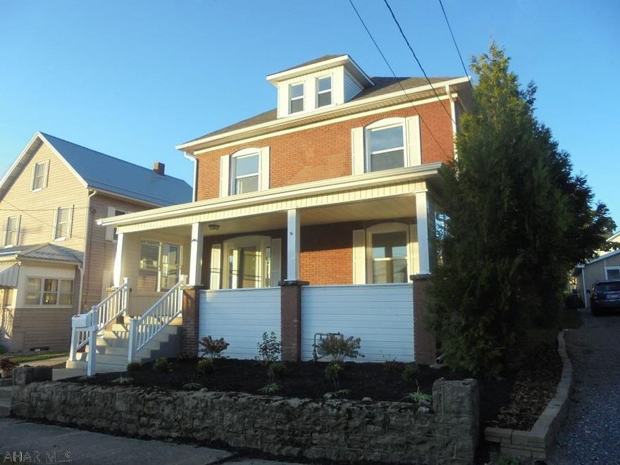 Totally Remodeled 3-4 BR with all new appliances