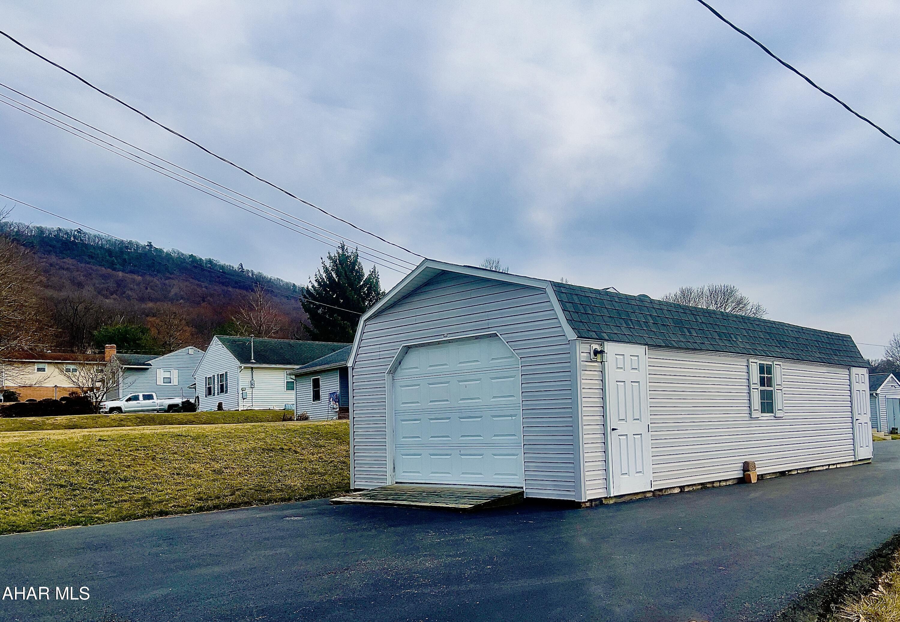 Meadowbrook Terrace - Residential