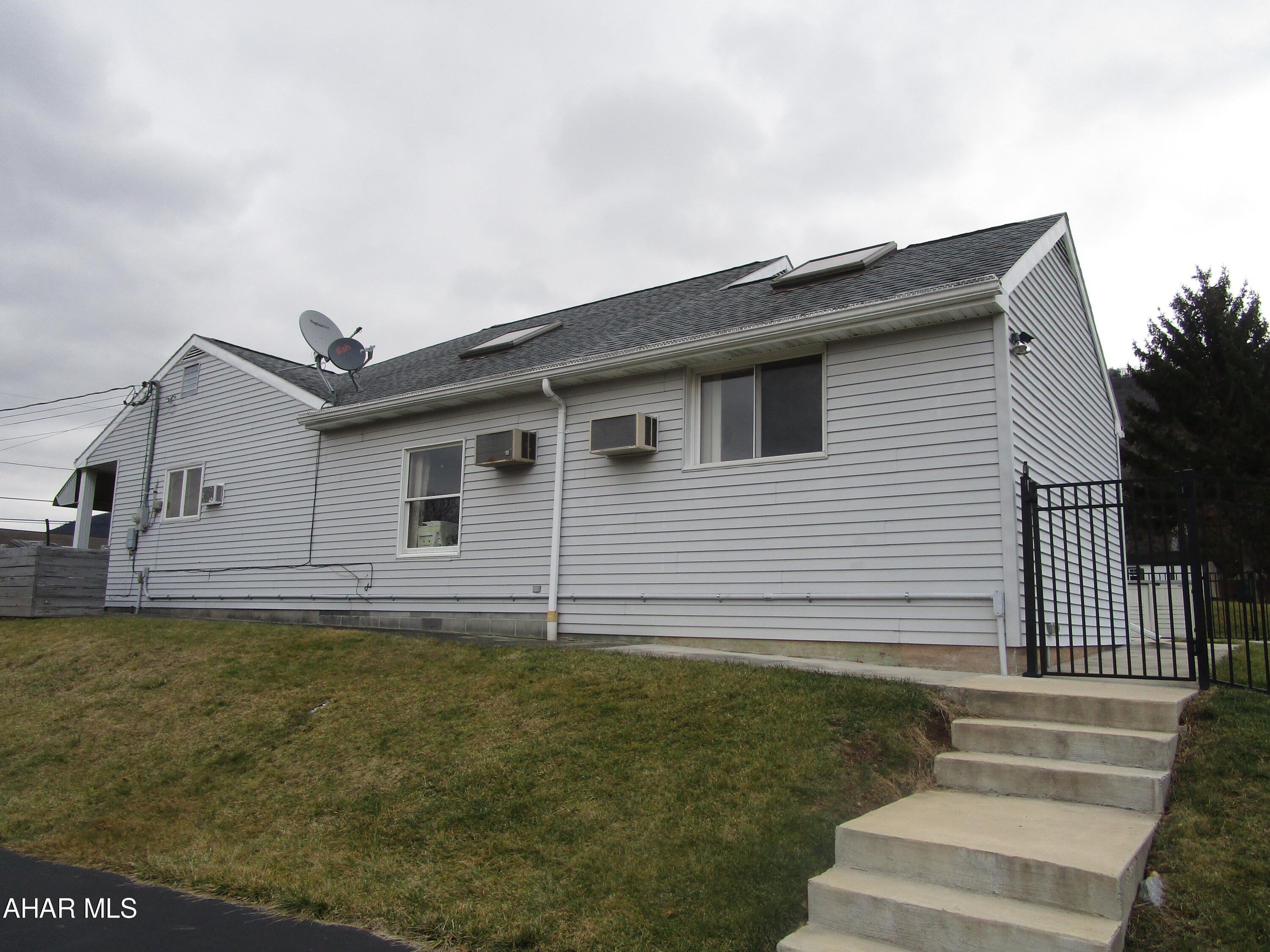 Meadowbrook Terrace - Residential