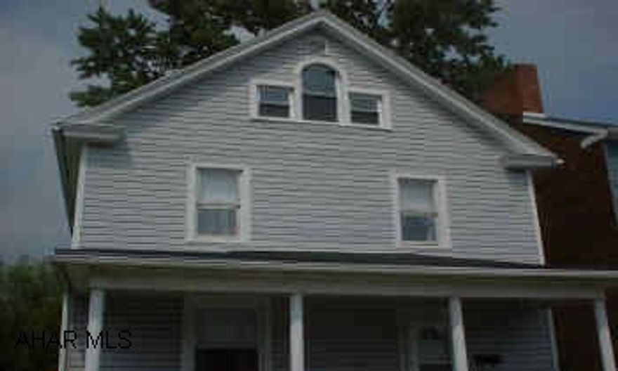 2-1/2 STORY, 4 BEDROOM, LARGE LEVEL LOT, 2 CAR GARAGE.  VINYL SIDED REPLACEMENT WINDOWS, UPDATED WIRING, NEWER FURNACE AND WATER HEATER.  HOLLIDAYSBURG BOROUGH. 2-1/2 STORY, 4 BEDROOM, LARGE LEVEL LOT, 2 CAR GARAGE.  VINYL SIDED REPLACEMENT WINDOWS, UPDATED WIRING, NEWER FURNACE AND WATER HEATER.  HOLLIDAYSBURG BOROUGH.