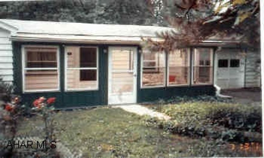 3 bedroom ranch on private lot, 1 full bath. Westmont School District