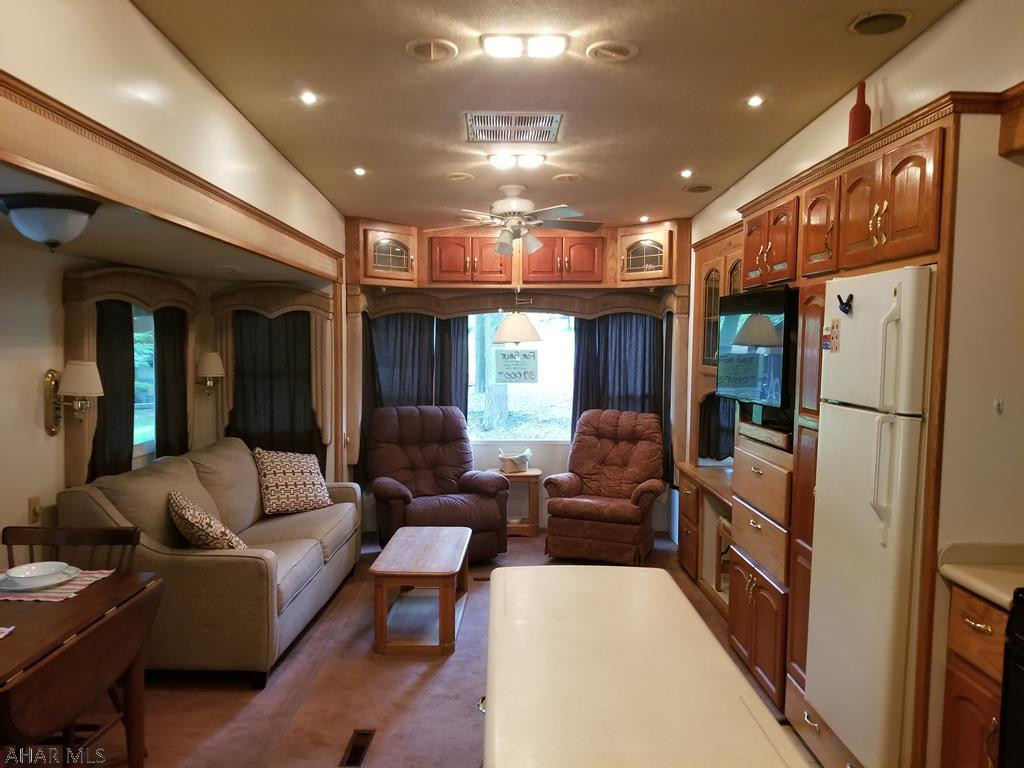 Glendale Yearound - Residential