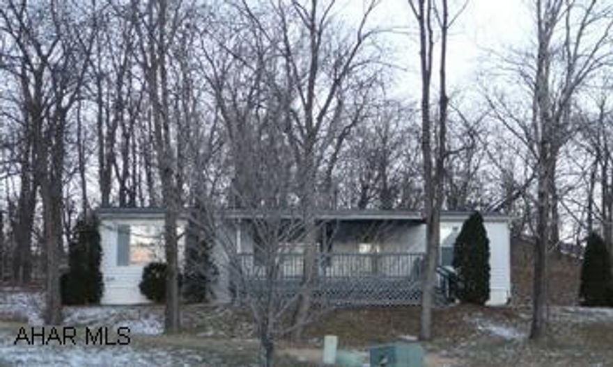 Immaculate 1992 Champion Dblwide, Cathedral Livingroom, Large eat-in  kitchen.  3 bedroom 1 3/4 bath.  Must see call Judy @ 935-5438.   $245/month lot rent includes trash & street snow removal. Immaculate 1992 Champion Dblwide, Cathedral Livingroom, Large eat-in  kitchen.  3 bedroom 1 3/4 bath.  Must see call Judy @ 935-5438.  $245/month lot rent includes trash & street snow removal.