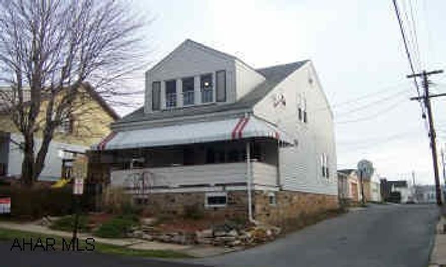 Nice 3 BR, 2 Story in a great neighborhood-Off street parking-move in condition! Nice 3 BR, 2 Story in a great neighborhood-Off street parking-move in condition! Really nice 3 BR home in a great location-priced right! Updated windows and carpeting.