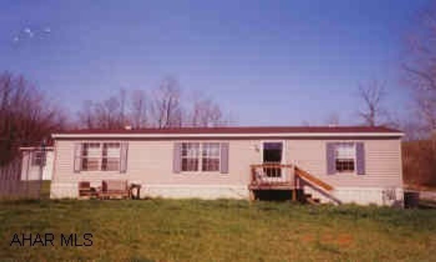 PRICED TO SELL AND FAST! 3 BEDROOM, 2 BATH ALL APPLIANCES INCLUDED. WASHER & DRYER. GREAT PRICE BELOW MARKET! DOUBLE WIDE WITH 3 BEDROOM, AND 2 FULL BATHS.  ALL APPLIANCES INCLUDED. JUST MOVE IN! GREAT FOR HOME OR INVESTMENT. CALL DARLA 696-1227.