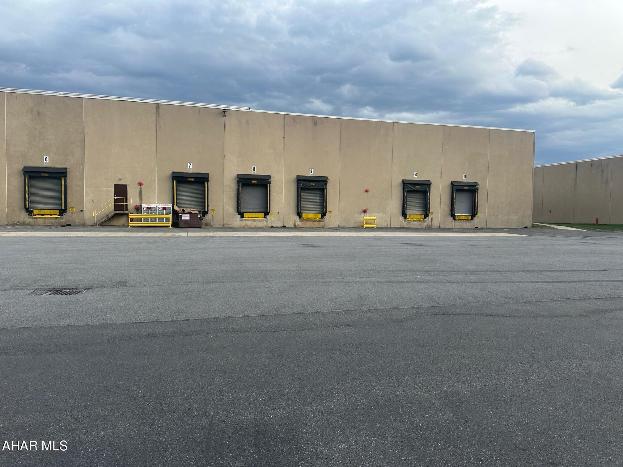 Juniata - Commercial Sale