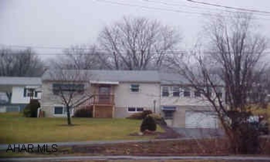 From Rt. 36S, R at Best Way onto 26S, R on Old Business 26S, R at Car Wash onto 10th Street, House on R at corner of Railroad and 10th. Nice Home - Move in Condition.  New Windows.  Look at other pictures. #J-691. From Rt. 36S, R at Best Way onto 26S, R on Old Business 26S, R at Car Wash onto 10th Street, House on R at corner of Railroad and 10th. Nice Home - Move in Condition.  New Windows.  Look at other pictures. #J-691.