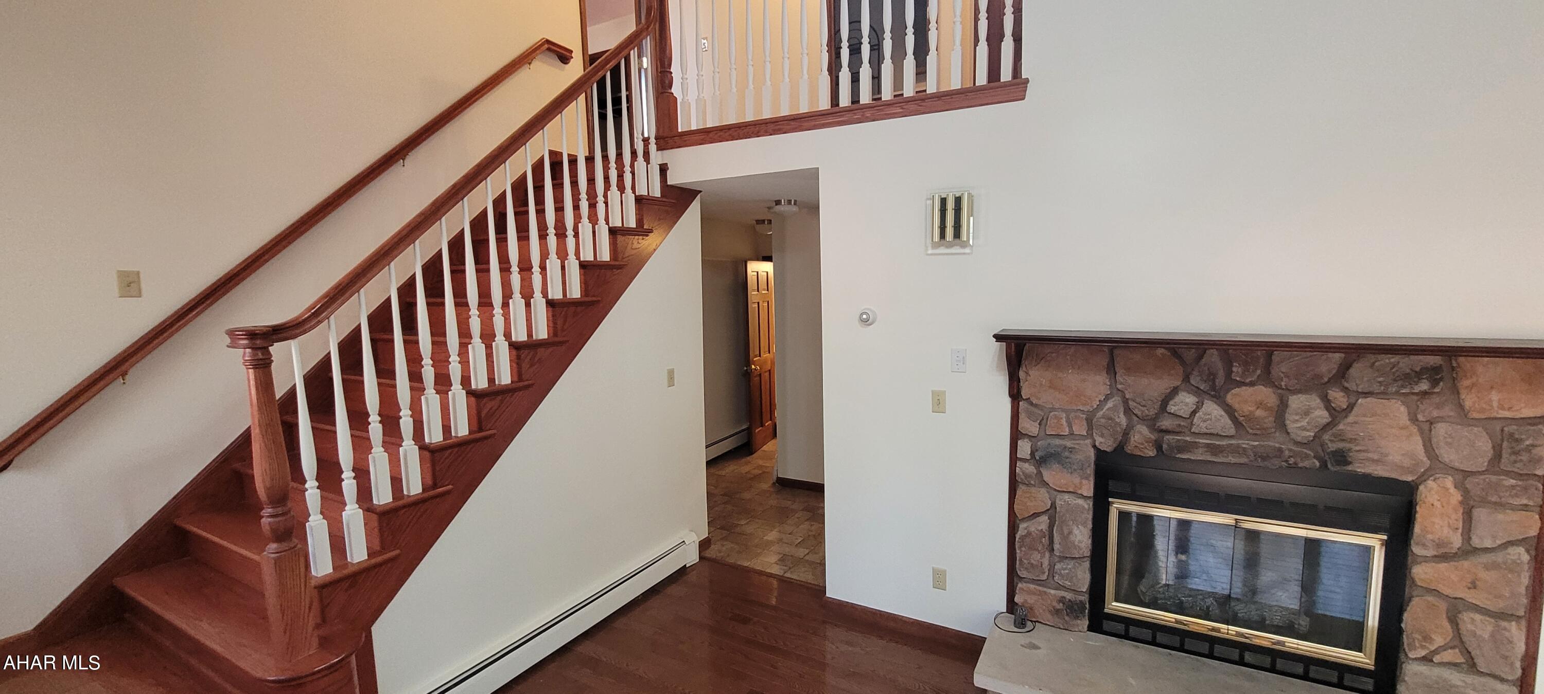 Glendale Yearound - Residential