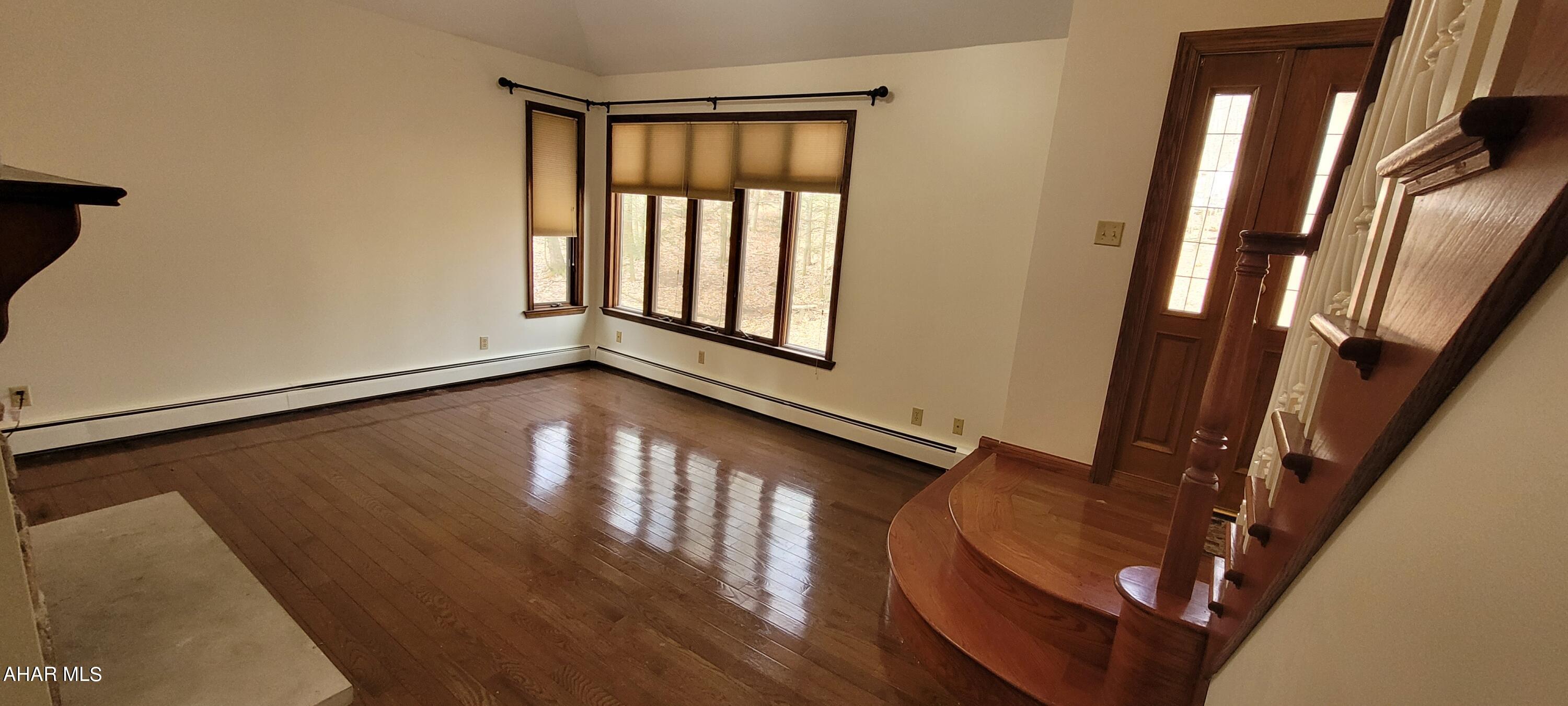 Glendale Yearound - Residential