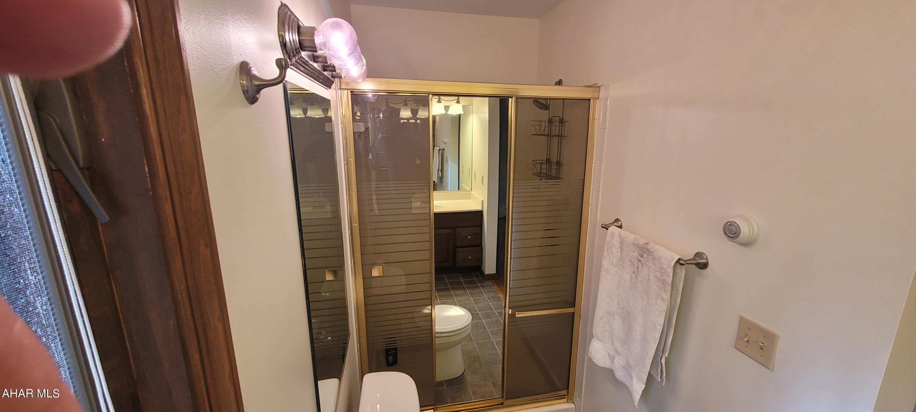 Glendale Yearound - Residential