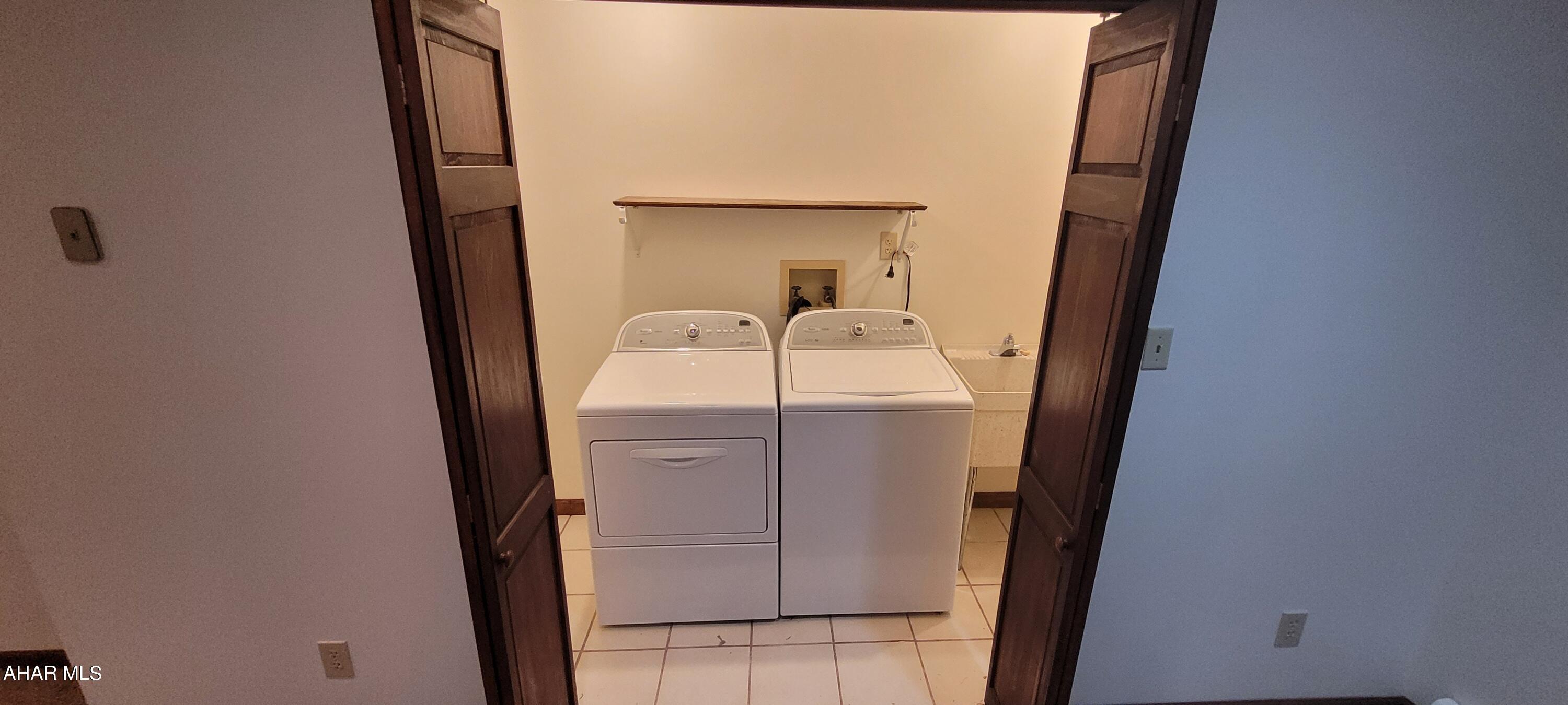 Glendale Yearound - Residential