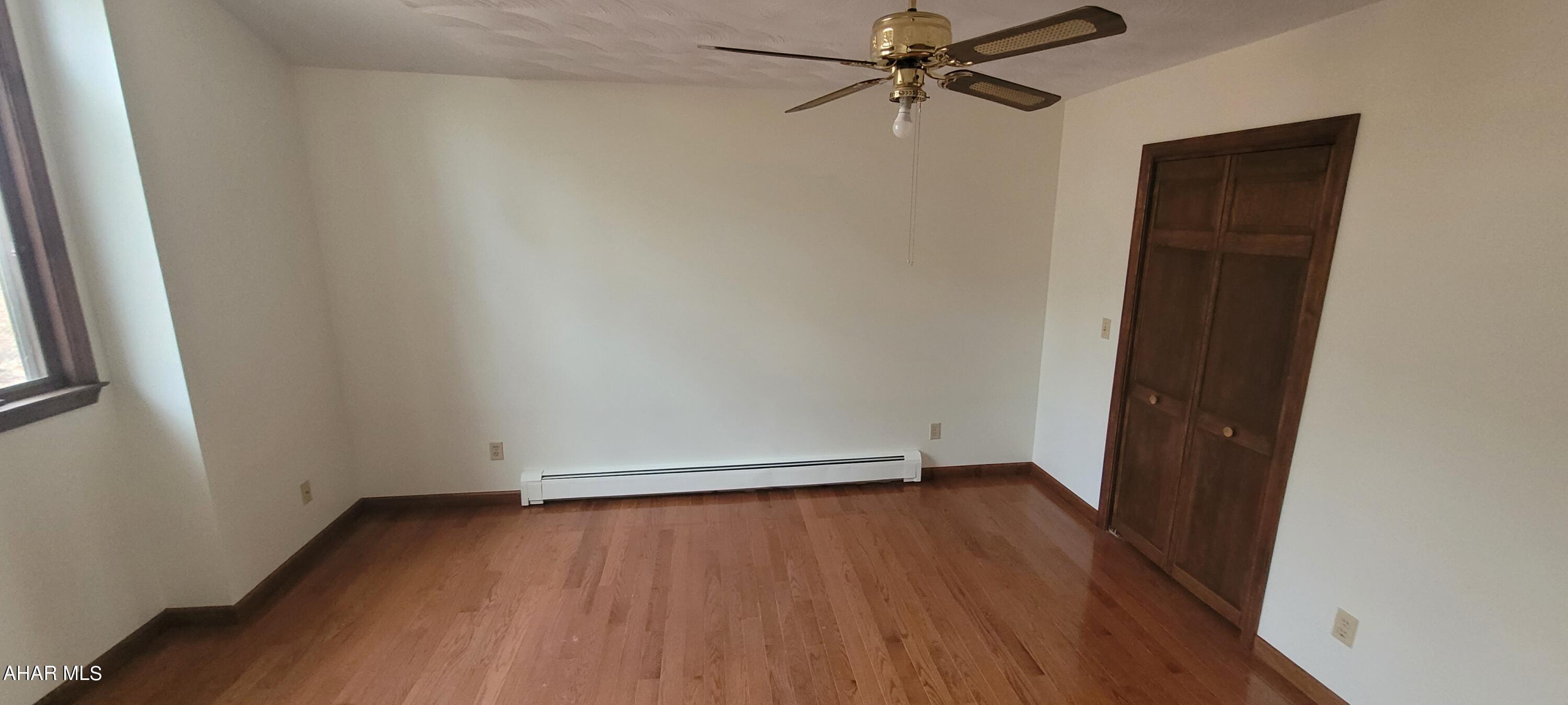 Glendale Yearound - Residential