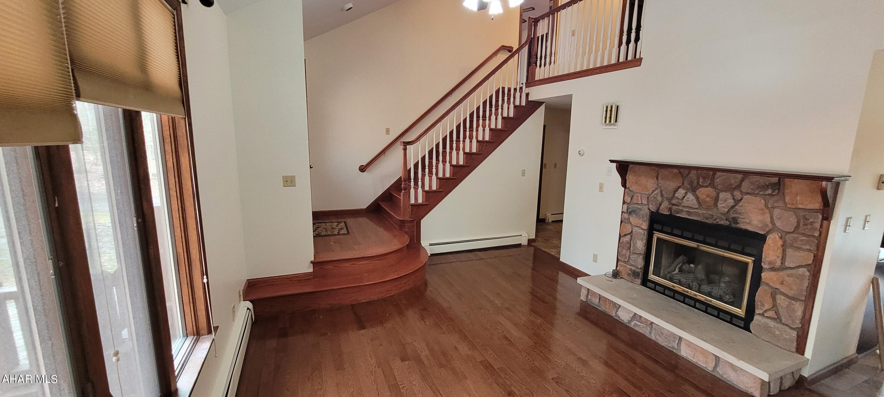 Glendale Yearound - Residential