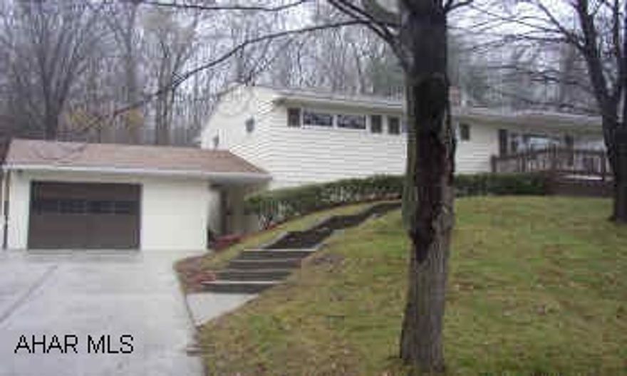 ALTOONA/TUCKAHOE PARK AREA. ONE STORY W/REFURBISHED KIT., LARGE LR W/FP AND PRIVATE REAR PATIO. VERY CONVENIENT TO EVERYTHING. LOW UTILITY COSTS. LARGE BASEMENT. NEW ROOF & FURNACE.