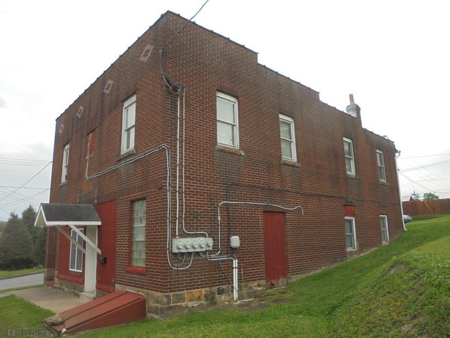 Nanty Glo-  Fully occupied, 4 unit residential investment property. Plenty of parking for tenants.  Great rental history & good cash flow.