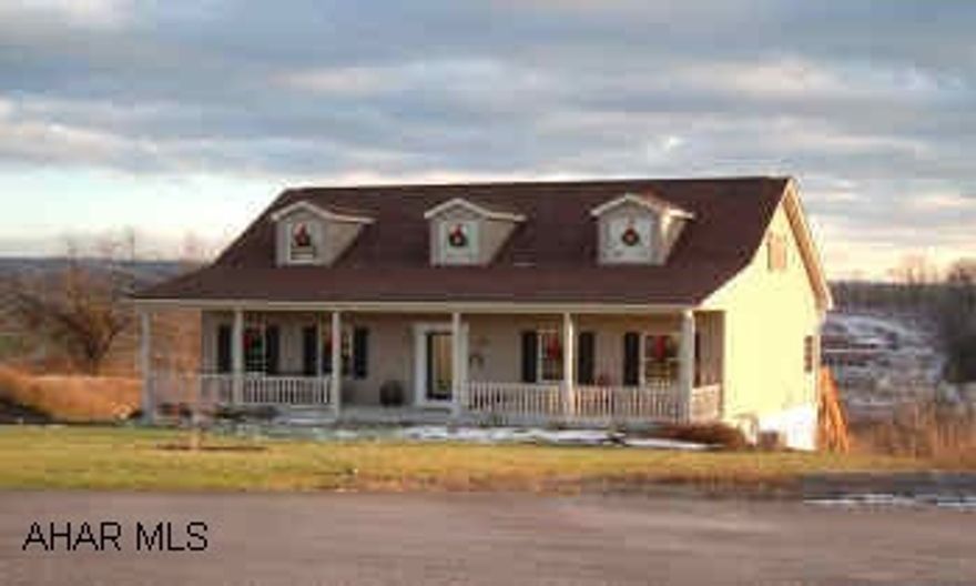 Maple Hollow Estates Very well maintained 2 year old home with many custom extras.