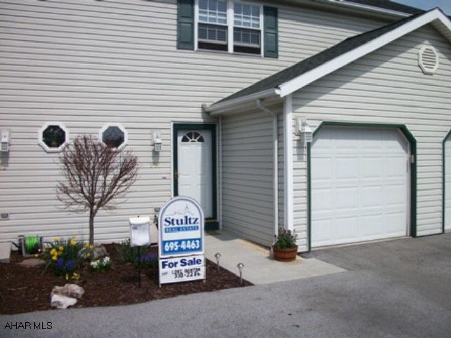 Beautiful Townhouse. Immaculate property, many upgrades, nothing to do just move in! PLEASE REMOVE SHOES FOR SHOWINGS. Immaculate home, many upgrades. Lighting, flooring, baths, appliances, kitchen counters, upgrades attached to Seller's Disclosure. Optional items can be negotiated . Lawn service optional. No Association fees. PLEASE REMOVE SHOES FOR SHOWINGS.
