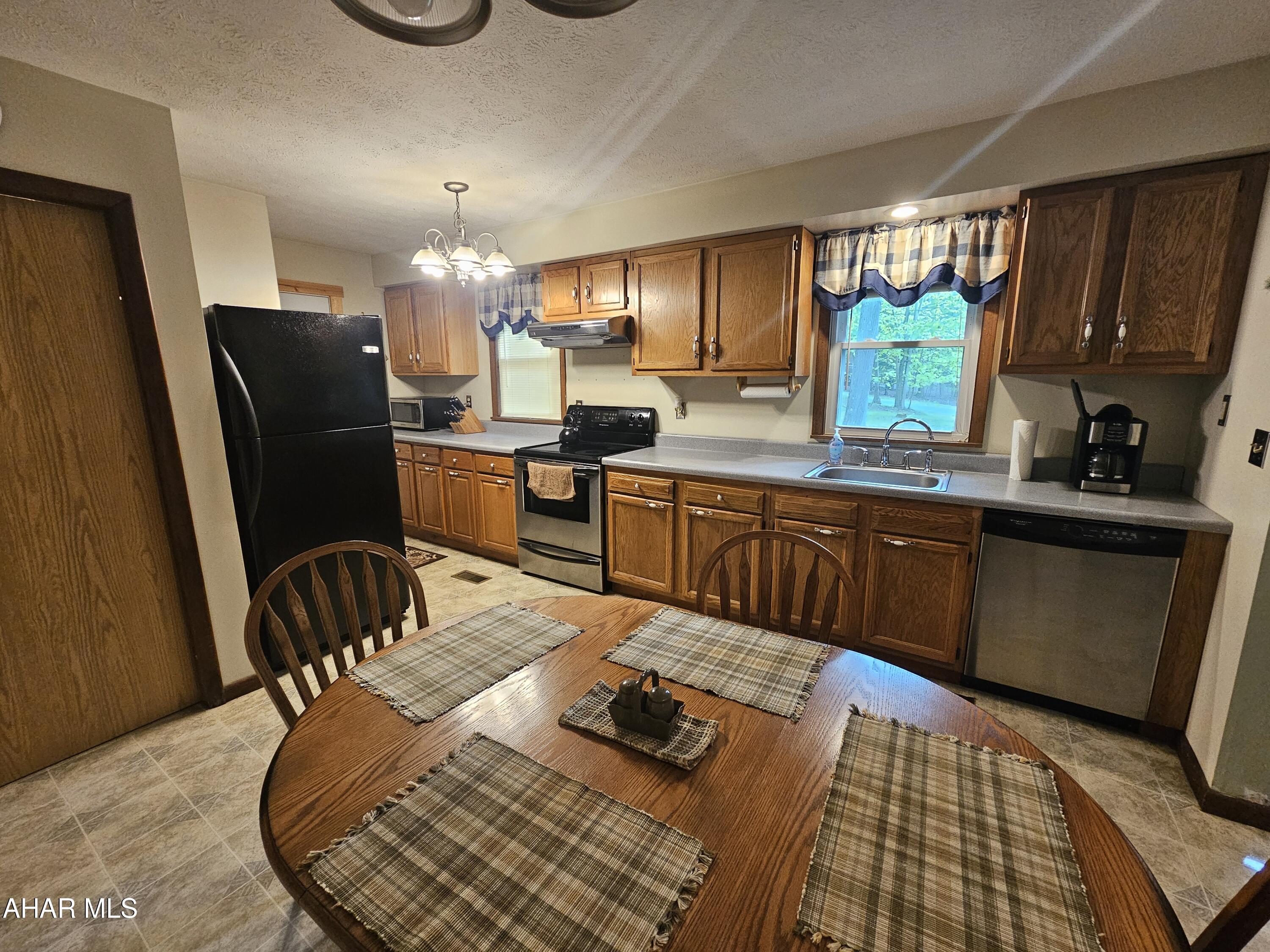 Glendale Yearound - Residential