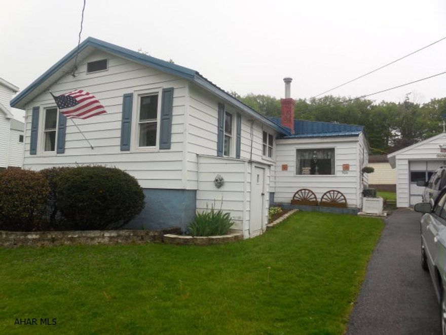 metal roof, large lot-recently updated thru-out. plenty of room to expand