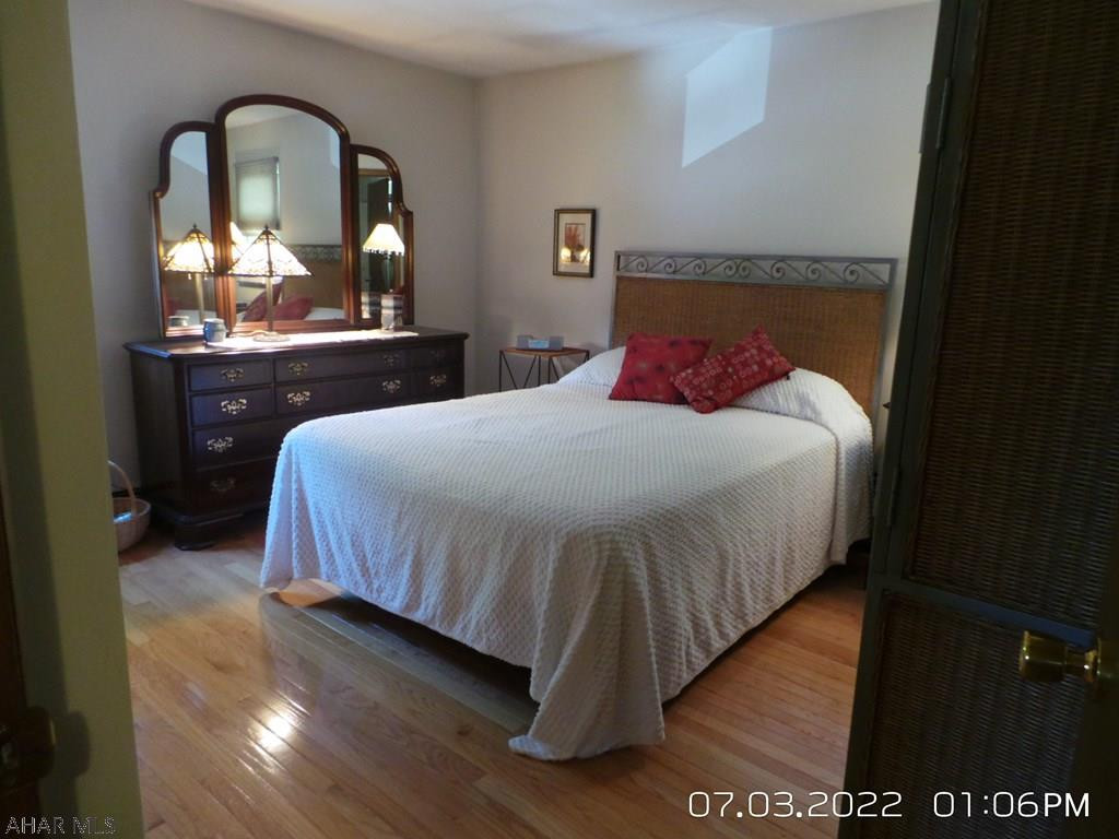 Holiday Manor - Residential