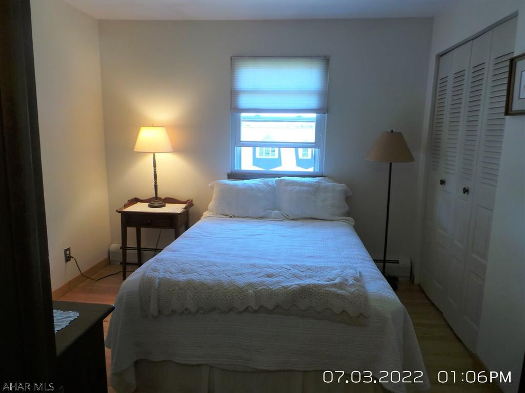 Holiday Manor - Residential