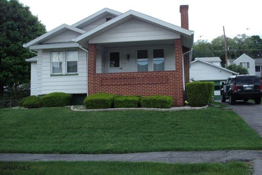 Nice Ranch Home. Fireplace in Living Room, new high energy efficient gas furnace. Newer Master Bedroom Suite with bath. All appliances stay.