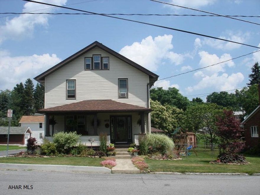 Ebensburg- 4BR, 2 bath vinyl 2 story home on level corner  lot. Remodeled kitchen.  Gas hot water heat.  2 car detached garage.  Move in condition.