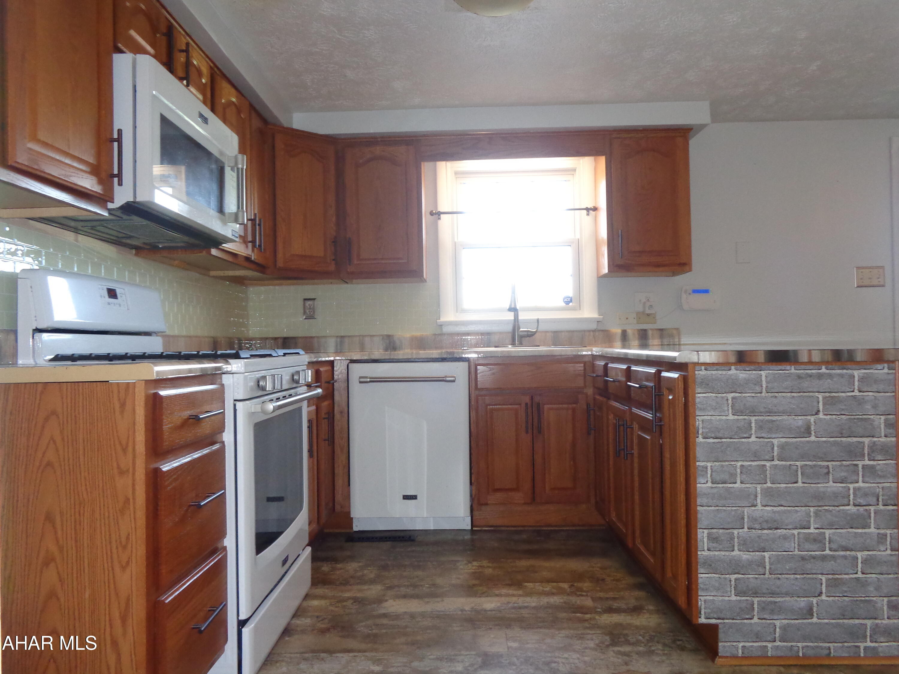 Maple Hollow - Residential