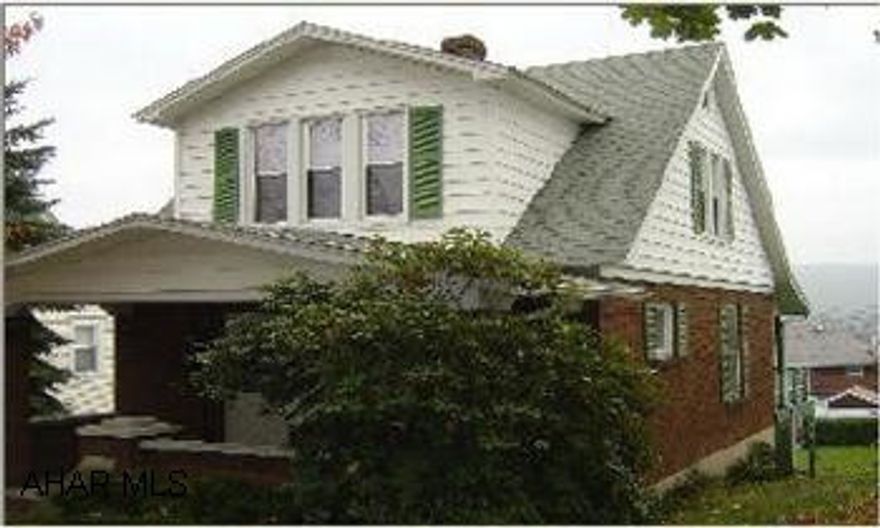 Great family home 3 bedrooms, 1st floor laundry, finished family room, Great view of city from deck newer furnace, newer roof,  Realtor related to seller