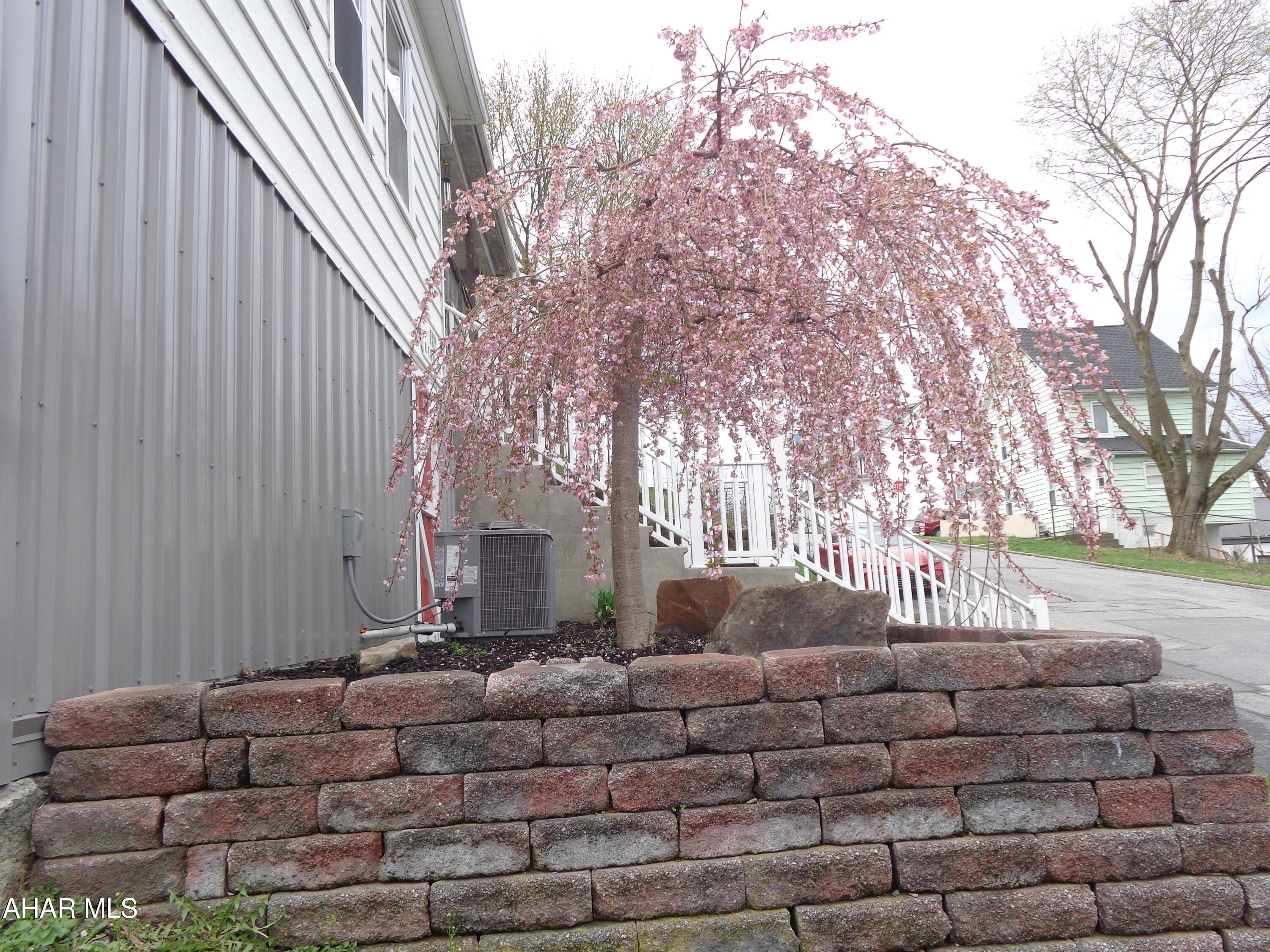 Juniata - Residential